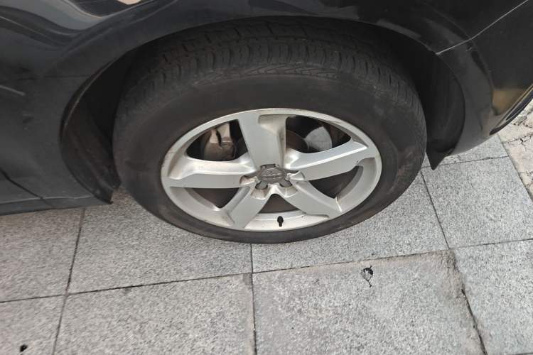 Used Audi Q5 2017 Plus 40 TFSI Ambition Model Right Front Wheel Hub