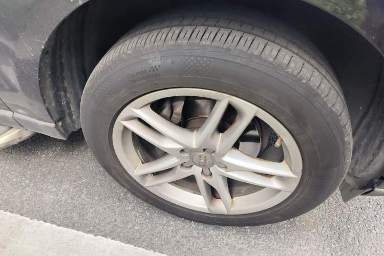 Used Audi Q5 2017 Plus 40 TFSI Technology Model Right Front Wheel Hub