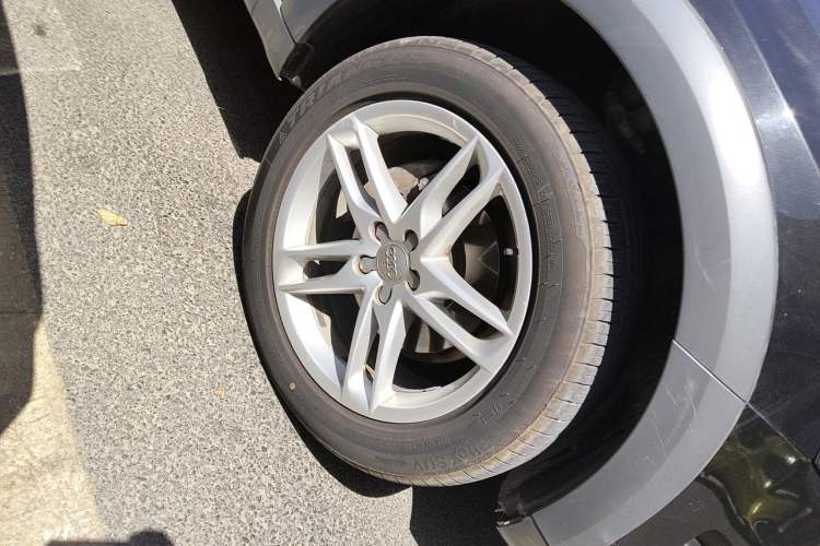 Used Audi Q5 2017 Plus 40 TFSI Technology Model Right Front Wheel Hub