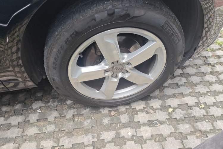 Used Audi Q5 2017 Plus 40 TFSI Ambition Model Right Front Wheel Hub