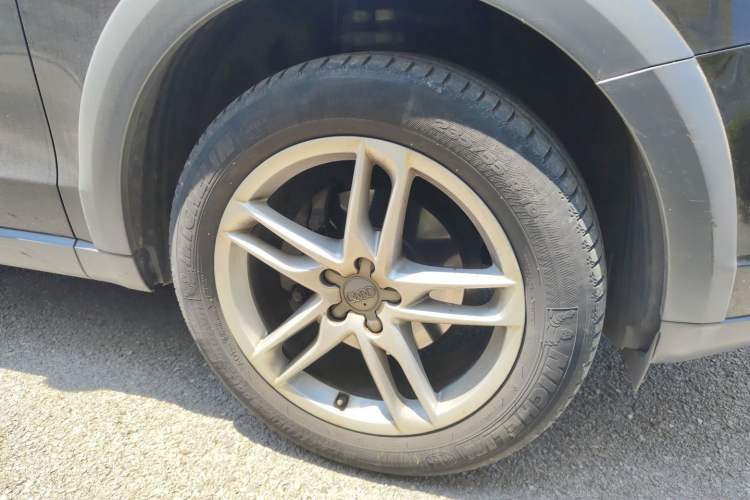 Used Audi Q5 2017 Plus 40 TFSI Technology Model Right Front Wheel Hub