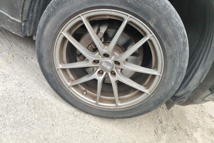 Used Audi Q5 2017 Plus 40 TFSI Ambition Model Right Front Wheel Hub