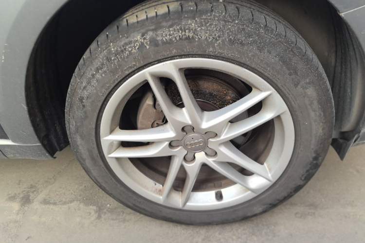 Used Audi Q5 2017 Plus 40 TFSI Technology Model Right Front Wheel Hub