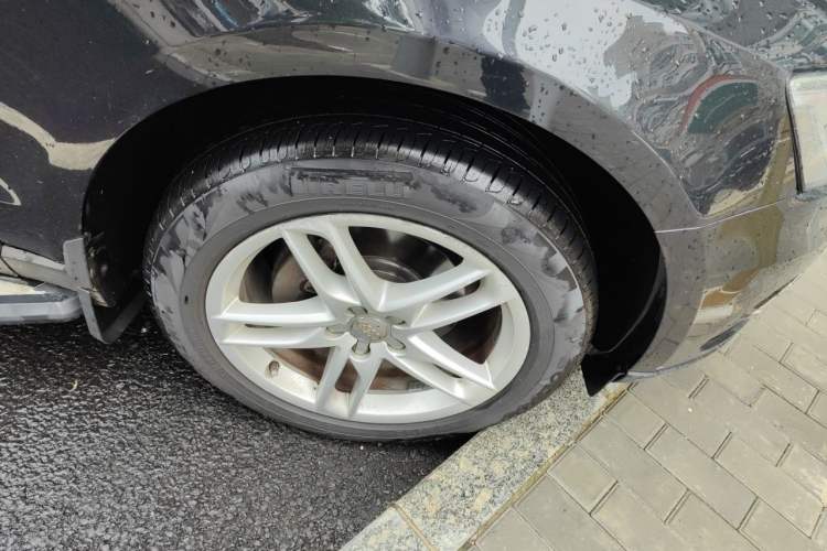 Used Audi Q5 2017 40 TFSI Technology Edition Right Front Wheel Hub