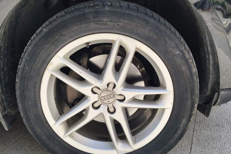 Used Audi Q5 2017 40 TFSI Technology Edition Right Front Wheel Hub