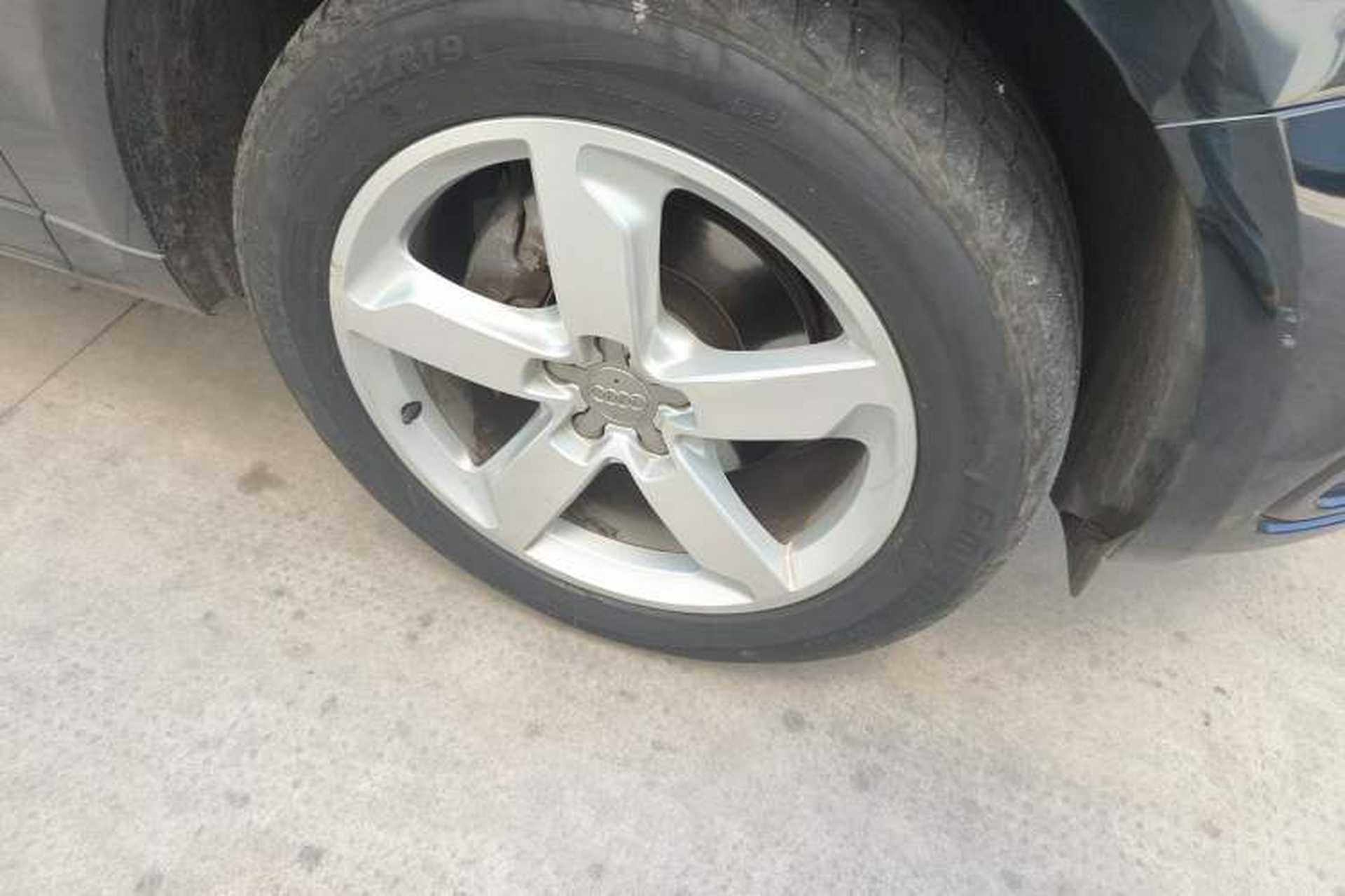 Used Audi Q5 2017 Plus 40 TFSI Ambition Model Right Front Wheel Hub
