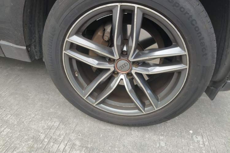 Used Audi Q5 2017 Plus 40 TFSI Ambition Model Right Front Wheel Hub