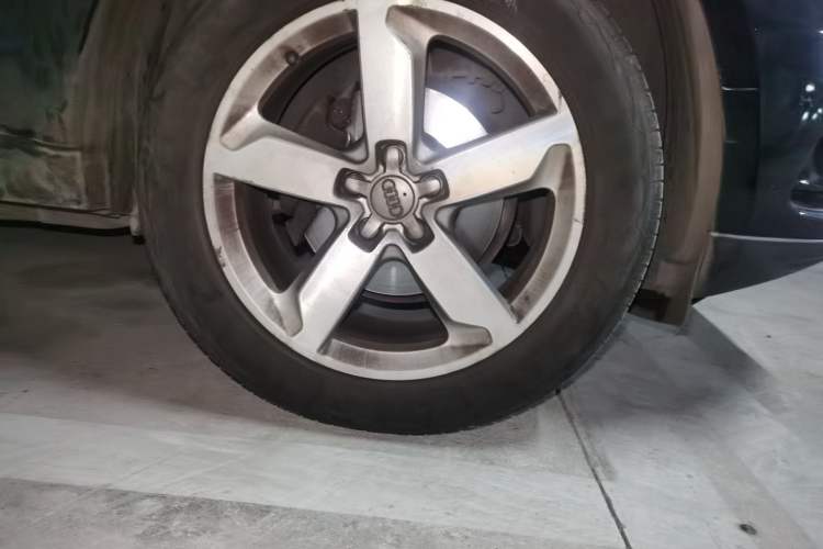 Used Audi Q5 2017 Plus 40 TFSI Ambition Model Right Front Wheel Hub