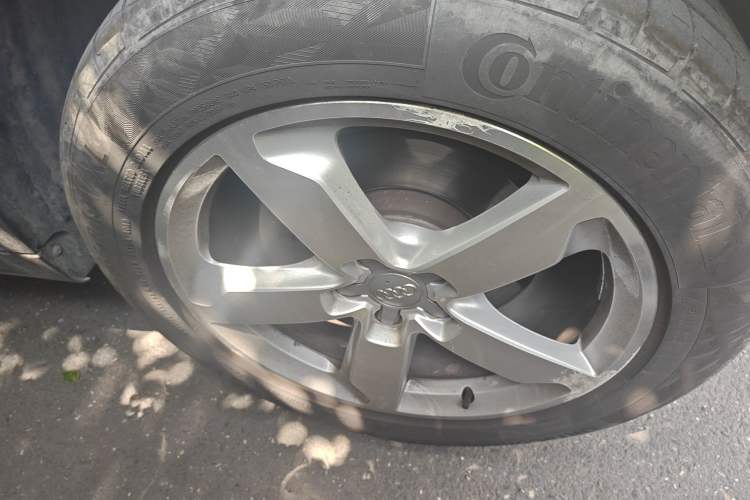 Used Audi Q5 2017 Plus 40 TFSI Ambition Model Right Front Wheel Hub