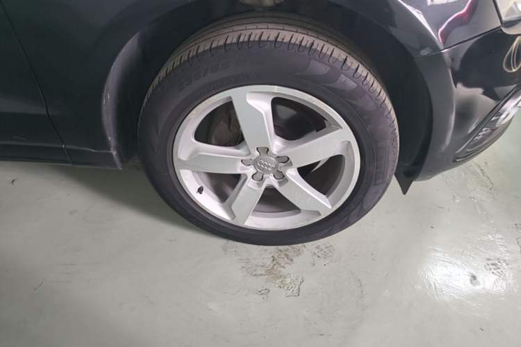 Used Audi Q5 2017 Plus 40 TFSI Ambition Model Right Front Wheel Hub