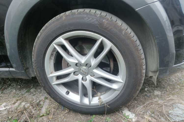 Used Audi Q5 2017 40 TFSI Technology Edition Right Front Wheel Hub
