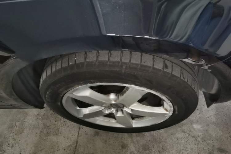 Used Audi Q5 2017 Plus 40 TFSI Ambition Model Right Front Wheel Hub
