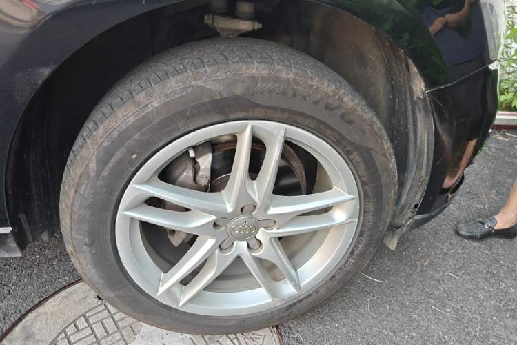 Used Audi Q5 2017 40 TFSI Technology Edition Right Front Wheel Hub