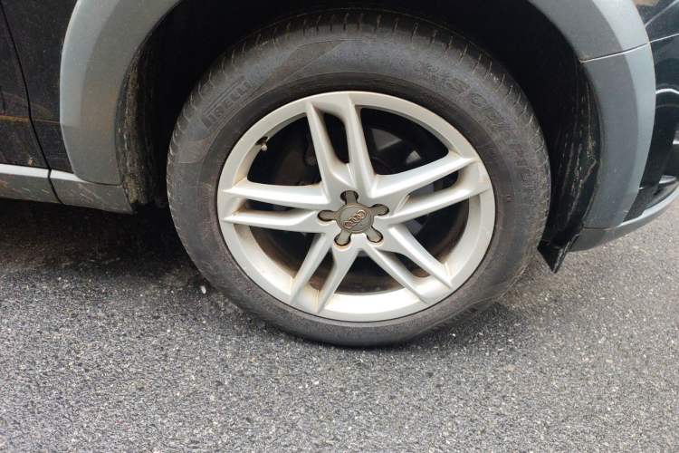 Used Audi Q5 2017 Plus 40 TFSI Technology Model Right Front Wheel Hub
