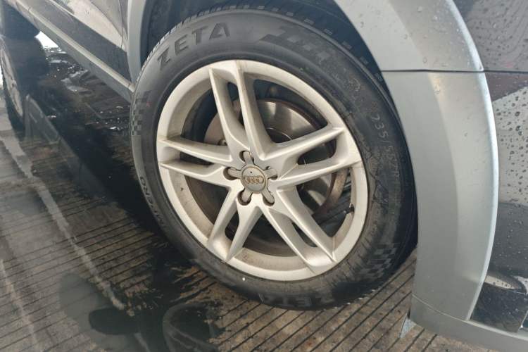 Used Audi Q5 2017 Plus 40 TFSI Technology Model Right Front Wheel Hub
