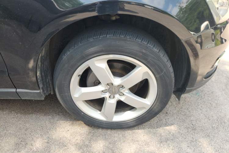 Used Audi Q5 2017 Plus 40 TFSI Ambition Model Right Front Wheel Hub