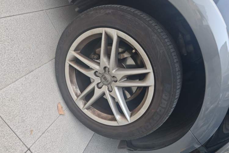 Used Audi Q5 2017 Plus 40 TFSI Technology Model Right Front Wheel Hub