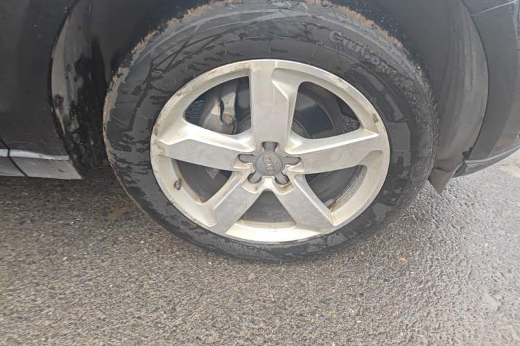Used Audi Q5 2017 40 TFSI Ambition Edition Right Front Wheel Hub