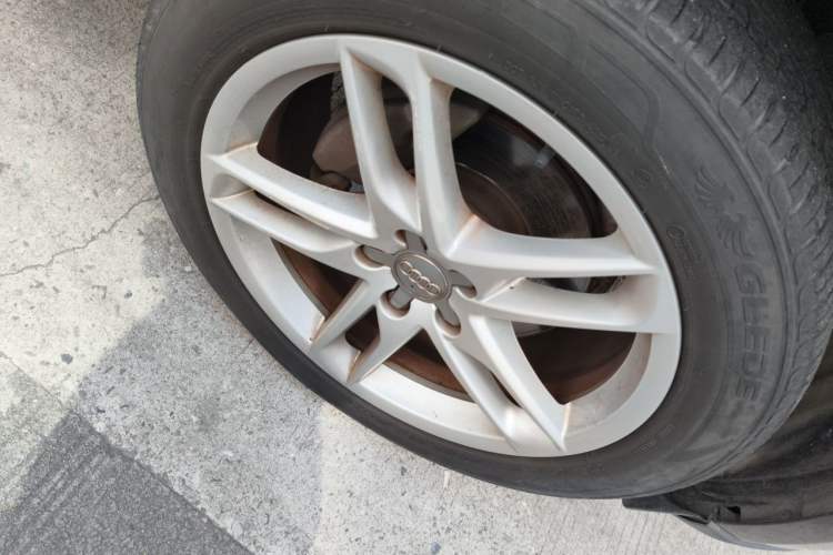 Used Audi Q5 2017 40 TFSI Technology Edition Right Front Wheel Hub