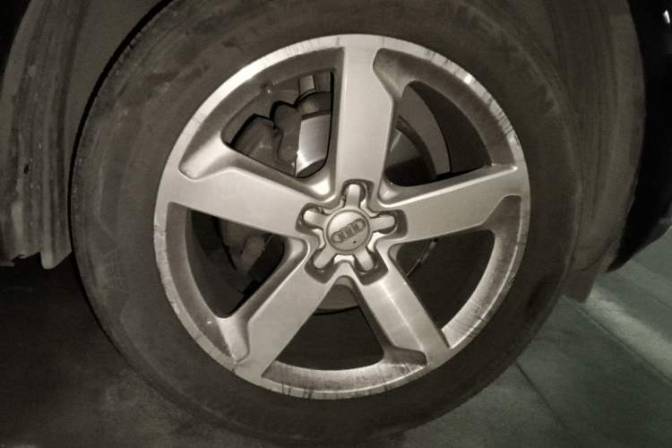 Used Audi Q5 2017 Plus 40 TFSI Ambition Model Right Front Wheel Hub