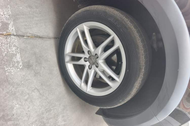 Used Audi Q5 2017 Plus 40 TFSI Technology Model Right Front Wheel Hub