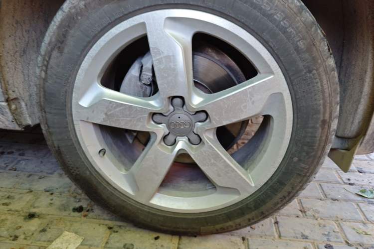 Used Audi Q5 2017 40 TFSI Ambition Edition Right Front Wheel Hub