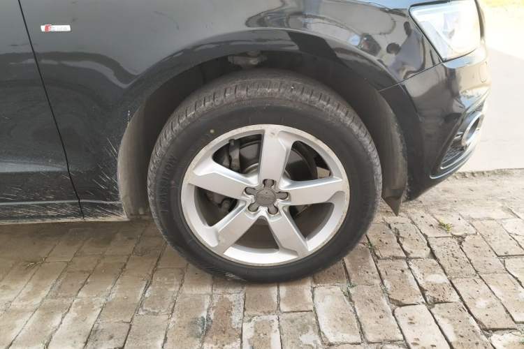 Used Audi Q5 2017 Plus 40 TFSI Ambition Model Right Front Wheel Hub
