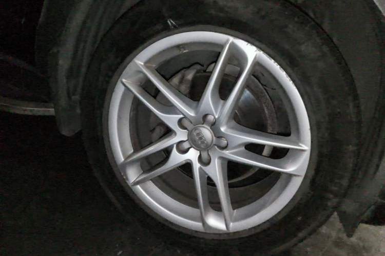 Used Audi Q5 2017 Plus 40 TFSI Technology Model Right Front Wheel Hub
