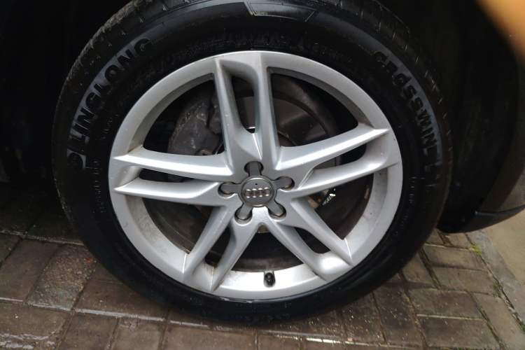 Used Audi Q5 2017 40 TFSI Technology Edition Right Front Wheel Hub