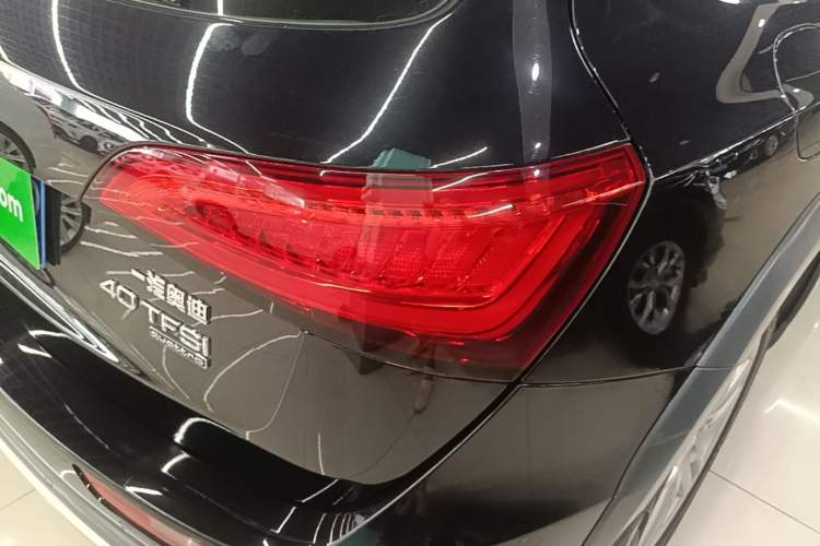 Used Audi Q5 2017 Plus 40 TFSI Technology Model Right Rear Taillight