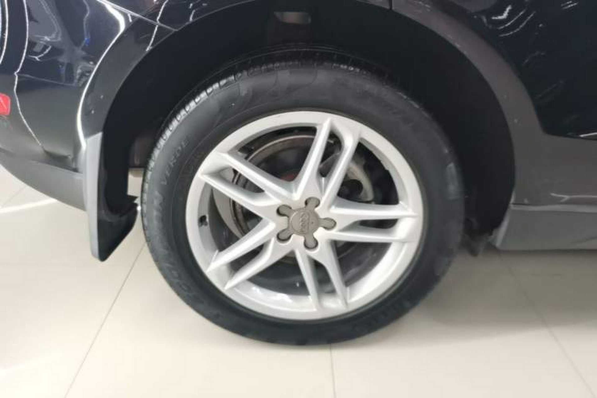 Used Audi Q5 2017 40 TFSI Ambition Edition Right Rear Wheel Hub