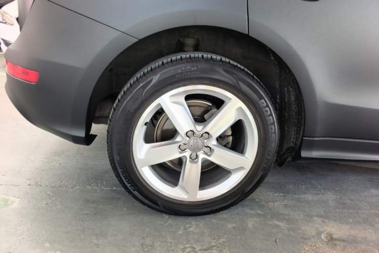 Used Audi Q5 2017 Plus 40 TFSI Ambition Model Right Rear Wheel Hub