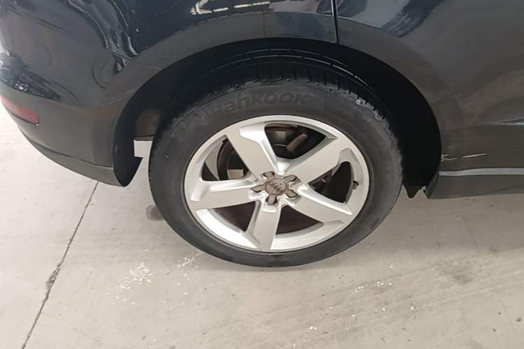 Used Audi Q5 2017 40 TFSI Ambition Edition Right Rear Wheel Hub