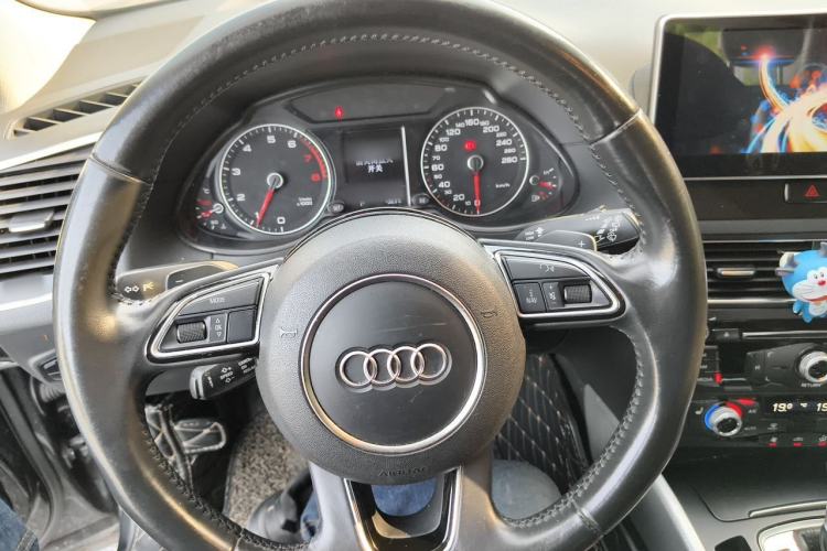 Used Audi Q5 2017 40 TFSI Technology Edition Steering Wheel