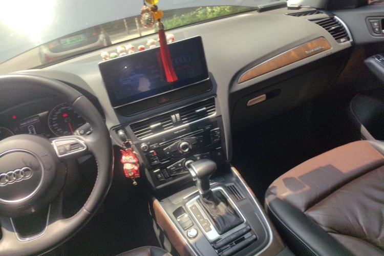 Used Audi Q5 2017 Plus 40 TFSI Ambition Model Steering Wheel