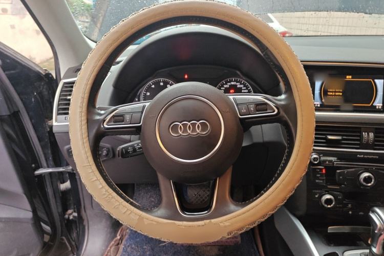 Used Audi Q5 2017 Plus 40 TFSI Technology Model Steering Wheel
