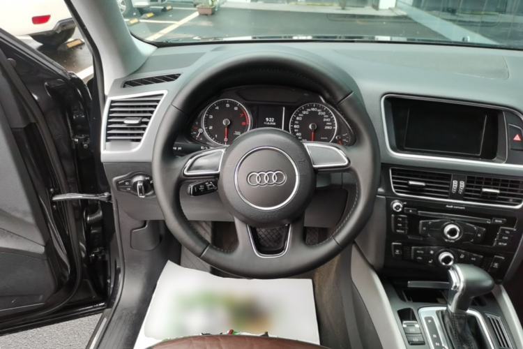 Used Audi Q5 2017 Plus 40 TFSI Ambition Model Steering Wheel