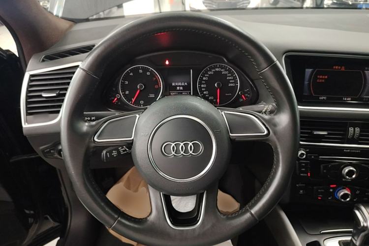 Used Audi Q5 2017 Plus 40 TFSI Ambition Model Steering Wheel