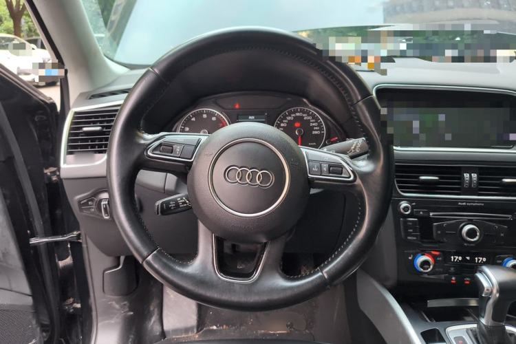 Used Audi Q5 2017 40 TFSI Technology Edition Steering Wheel