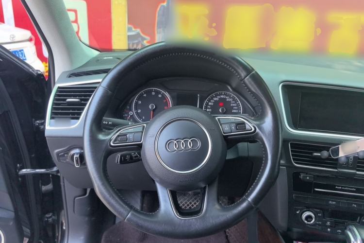 Used Audi Q5 2017 40 TFSI Comfort Model Steering Wheel