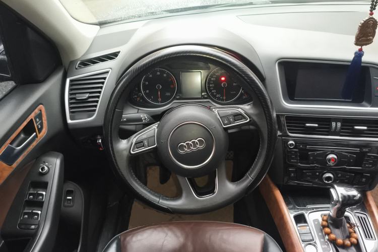 Used Audi Q5 2017 Plus 40 TFSI Ambition Model Steering Wheel