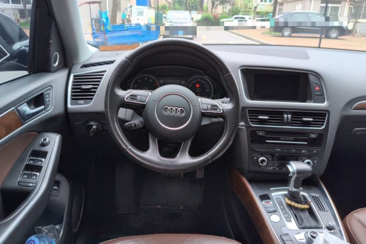 Used Audi Q5 2017 40 TFSI Comfort Model Steering Wheel