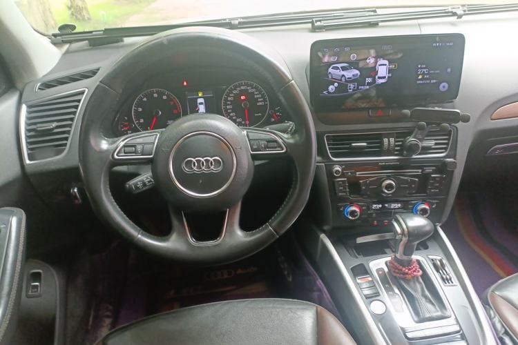 Used Audi Q5 2017 Plus 40 TFSI Technology Model Steering Wheel