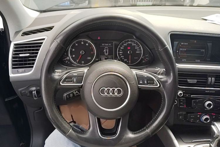 Used Audi Q5 2017 40 TFSI Ambition Edition Steering Wheel