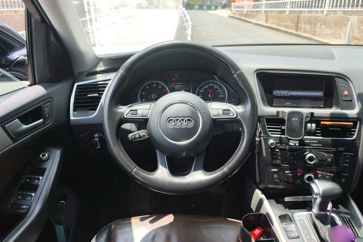 Used Audi Q5 2017 Plus 40 TFSI Ambition Model Steering Wheel