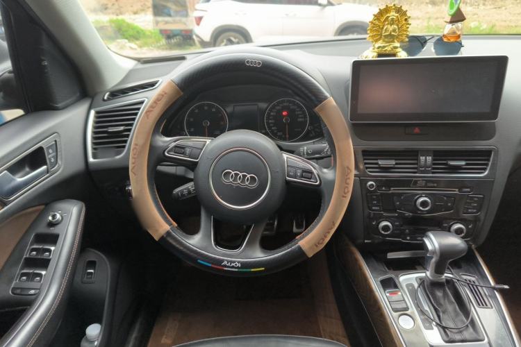 Used Audi Q5 2017 Plus 40 TFSI Technology Model Steering Wheel