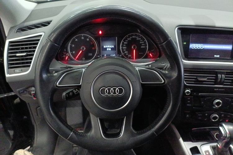 Used Audi Q5 2017 Plus 40 TFSI Ambition Model Steering Wheel