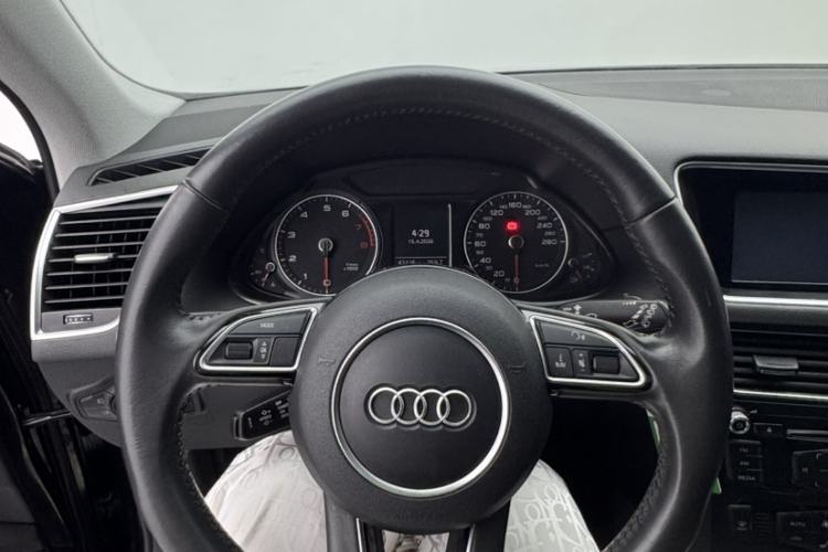 Used Audi Q5 2017 Plus 40 TFSI Ambition Model Steering Wheel