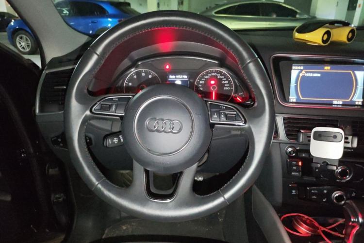 Used Audi Q5 2017 Plus 40 TFSI Ambition Model Steering Wheel