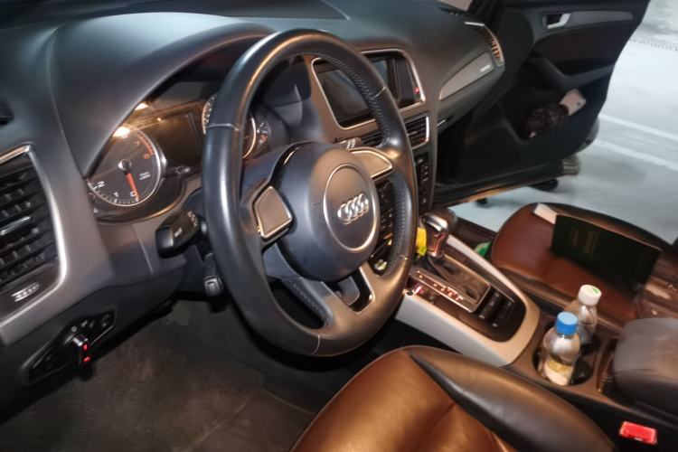 Used Audi Q5 2017 Plus 40 TFSI Ambition Model Steering Wheel